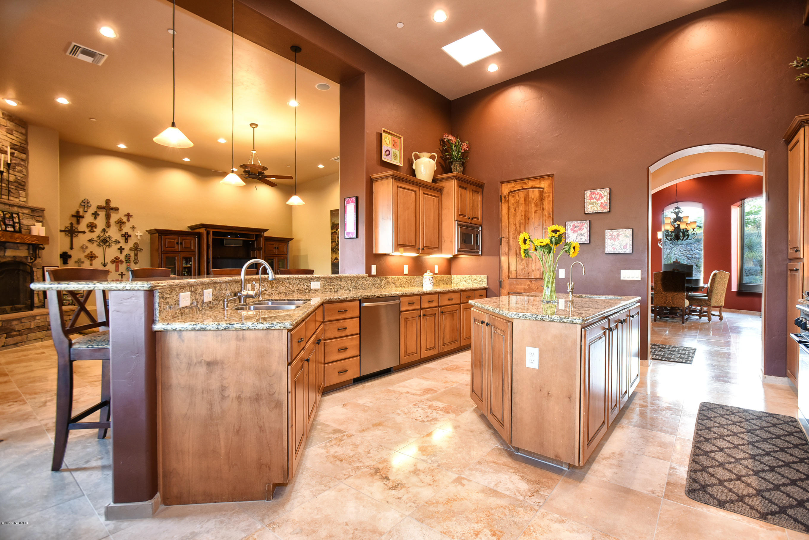 725 West Rim View Place Oro Valley, AZ 85755 - Photo 9 of 38 Gallery Image 9