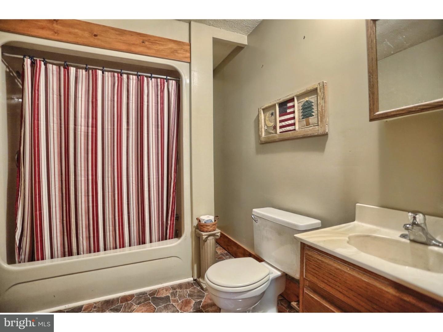 915 Zion Road Mohnton, PA 19540 - Photo 20 of 25 Bathroom