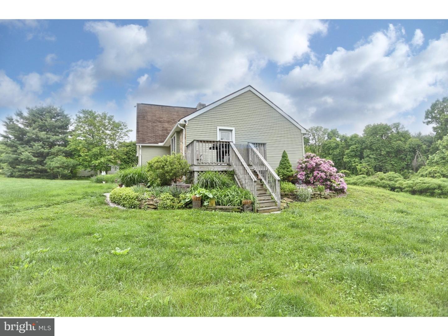 915 Zion Road Mohnton, PA 19540 - Photo 3 of 25 Exterior Side