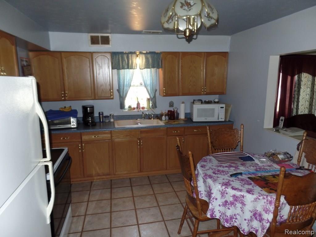 1705 Wadhams Road St. Clair, MI 48079 - Photo 18 of 22 SAM_0078 (1024x768).jpg