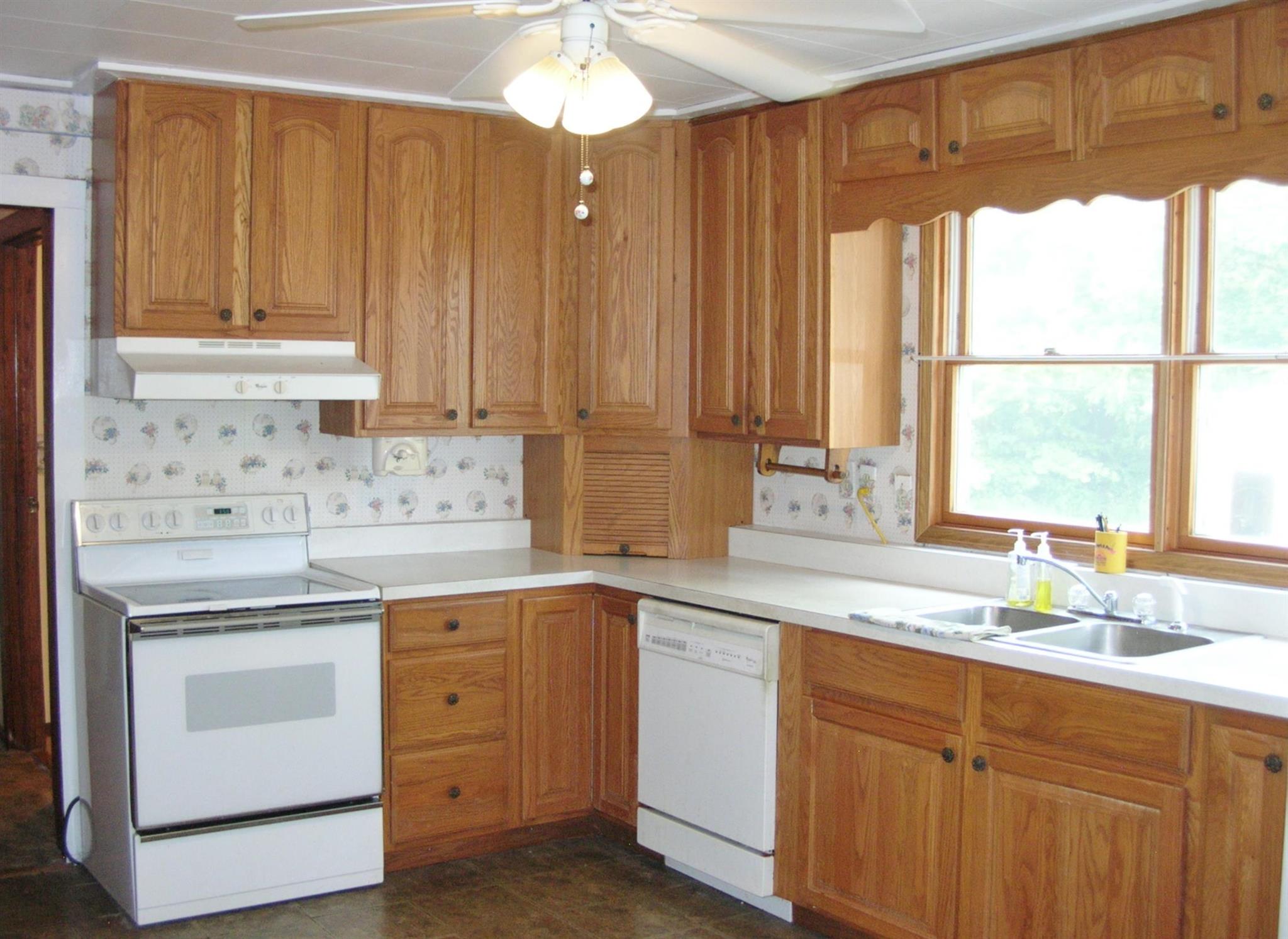 766 East St Road Boonville, IN 47601 - Photo 4 of 15 Gallery Image 4