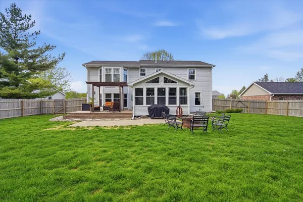 $425,000 | 1512 Steeplechase Drive, Bloomington, IL 61701