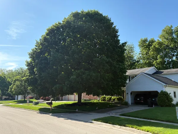 $425,000 | 1512 Steeplechase Drive, Bloomington, IL 61701