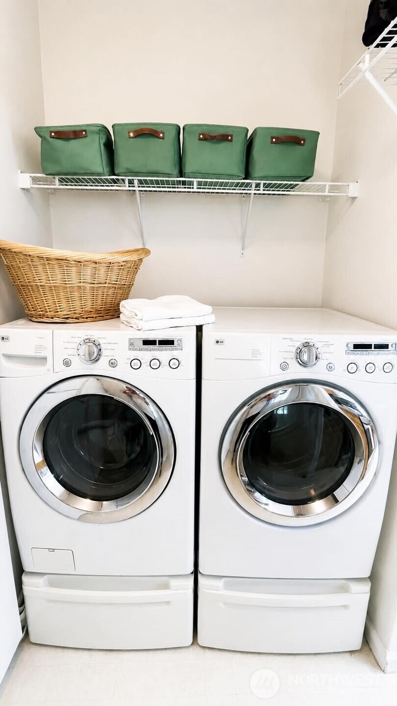 71 East Richardson Road Belfair, WA 98528 - Photo 22 of 31 a utility room with dryer and washer