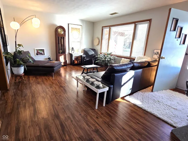 $304,950 | 102 Grant Street, Waldron, IN 46182