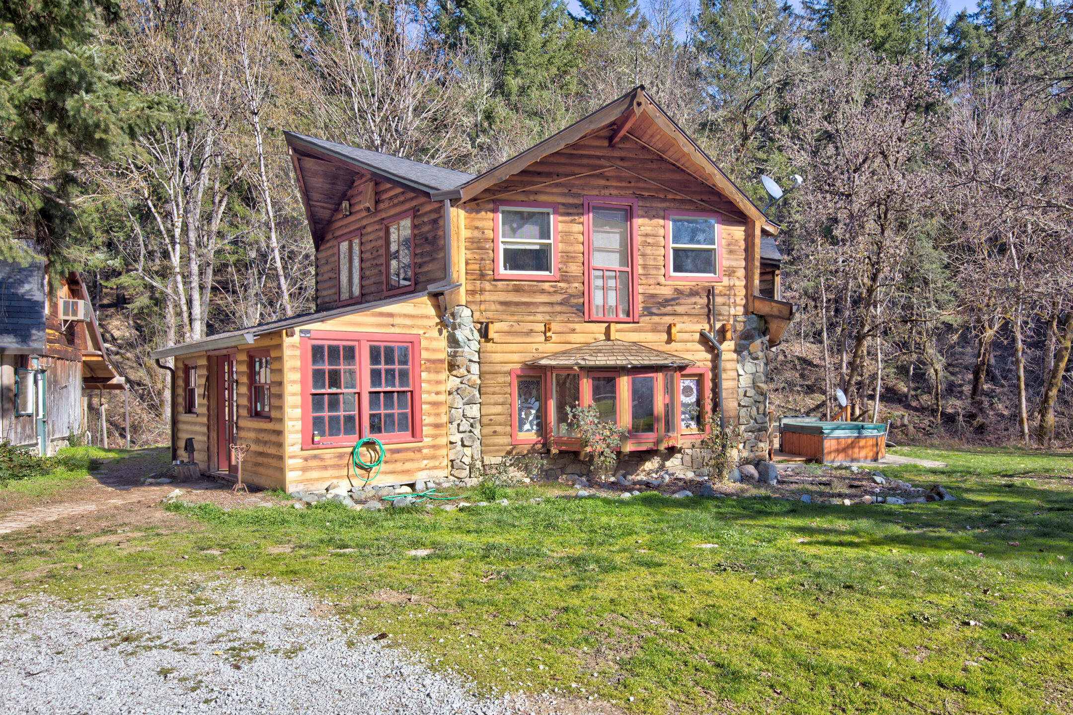 3704 Quartz Creek Road Merlin, OR 97532 - Photo 2 of 51 0R1A5923_4_5_6_7