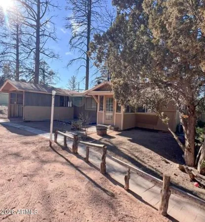 $290,000 | 3326 Rim Lakes Drive, Overgaard, AZ 85933