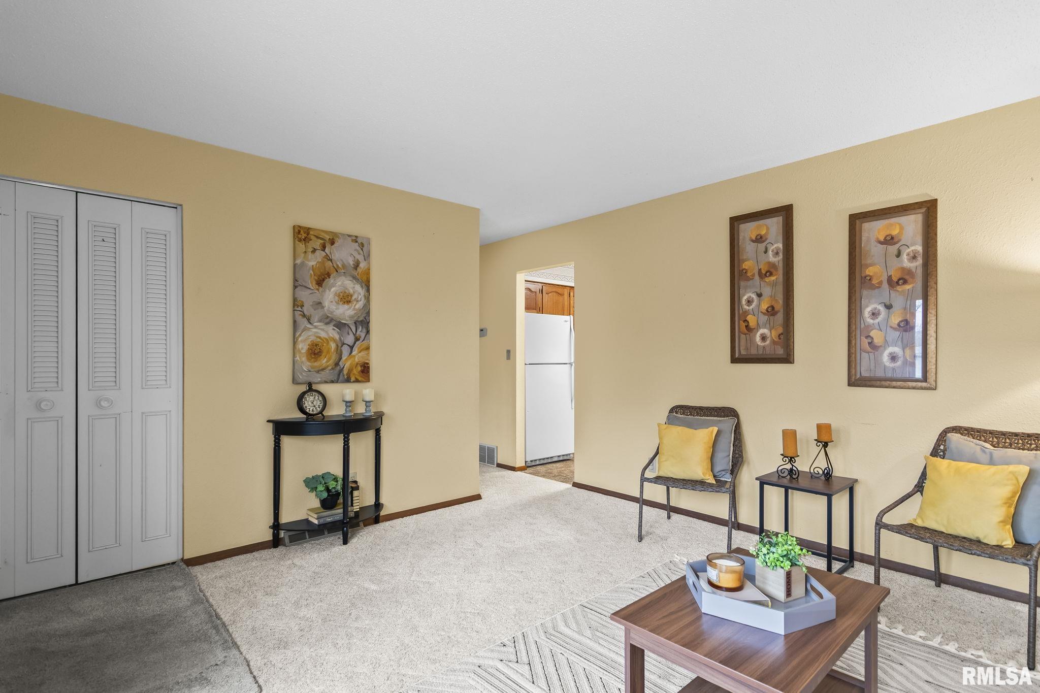 55 Buckingham Road Chatham, IL 62629 - Photo 7 of 37