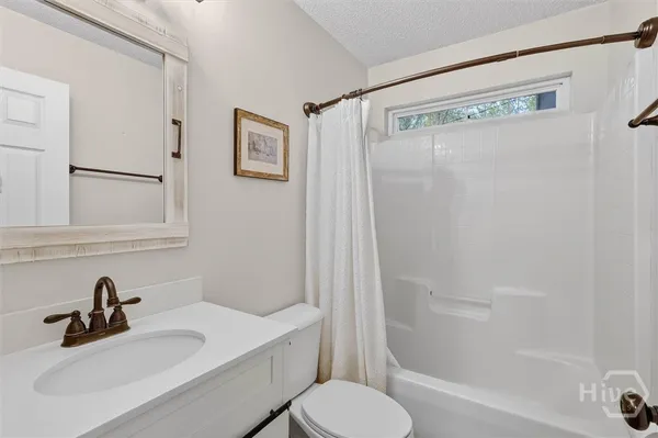 $520,000 | 401 Laurenburg Drive, Richmond Hill, GA 31324