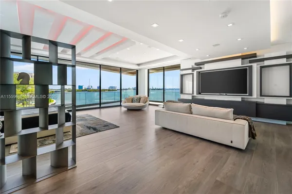 $22,899,800 | 1133 Belle Meade Island Drive, Miami, FL 33138