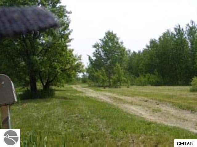 11150 East Pakes Road Crystal, MI 48818 - Photo 2 of 3 1764642-1.JPG