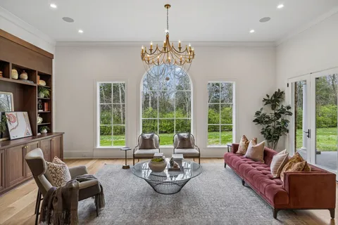 $5,950,000 | 2122 Old Hickory Boulevard, Nashville, TN 37215