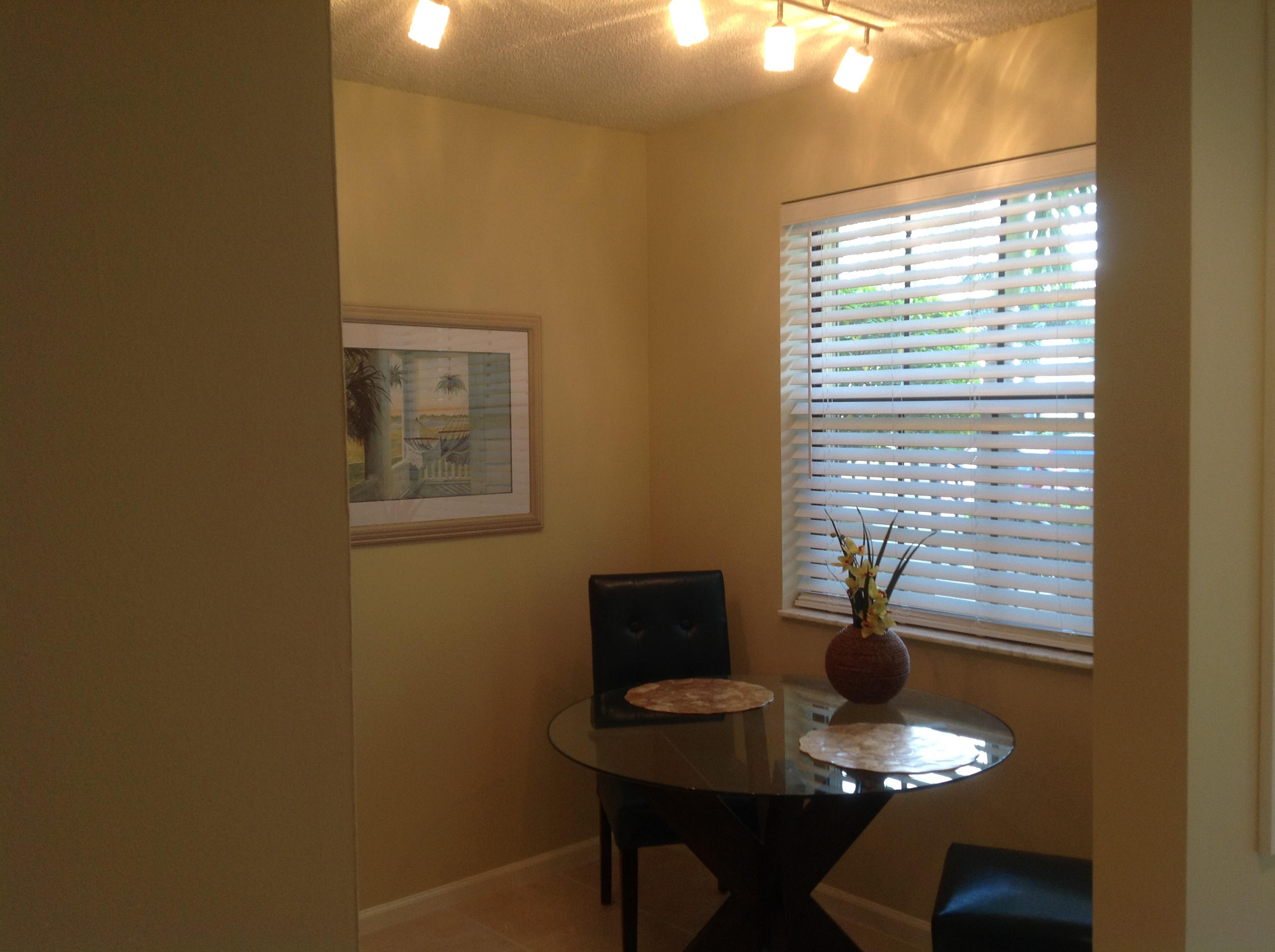 1101 Keystone Drive, Unit C Jupiter, FL 33458 - Photo 6 of 23 EAT IN KITCHEN