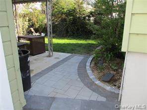 127 Gordon Road Valley Stream, NY 11581 - Photo 11 of 13 Gallery Image 11
