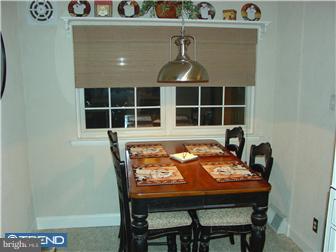 12619 Dunks Ferry Road Philadelphia, PA 19154 - Photo 4 of 12 Kitchen