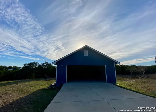 $2,600 | 228 Highland Woods, Boerne, TX 78006
