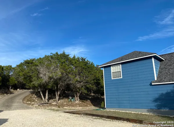 $2,600 | 228 Highland Woods, Boerne, TX 78006