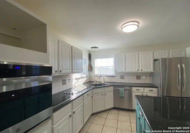 $2,700 | 228 Highland Woods, Boerne, TX 78006