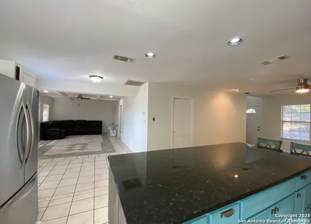 $2,700 | 228 Highland Woods, Boerne, TX 78006