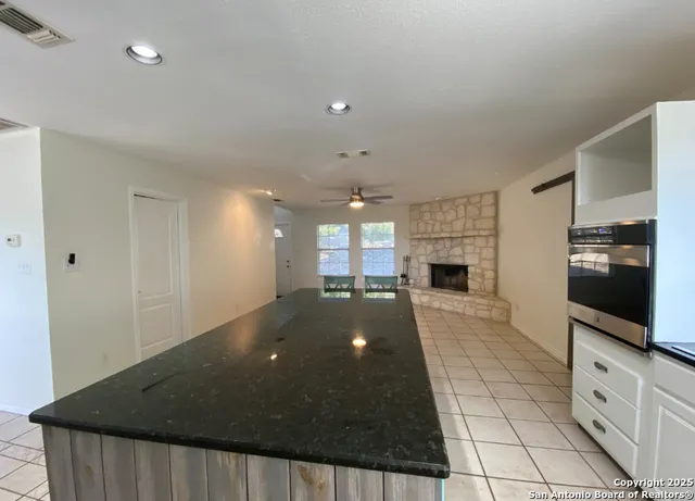 $2,700 | 228 Highland Woods, Boerne, TX 78006