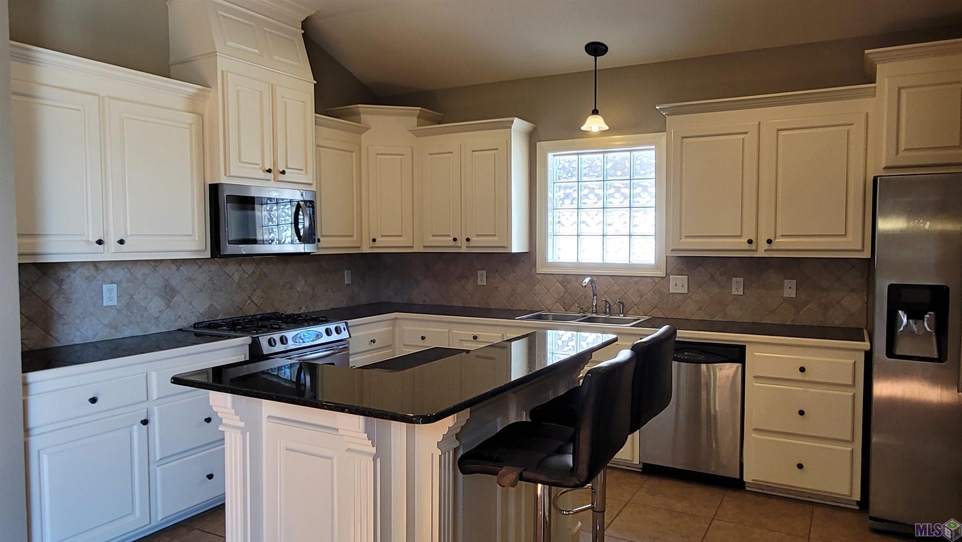 10587 Hill Pointe Avenue Baton Rouge, LA 70810 - Photo 6 of 14