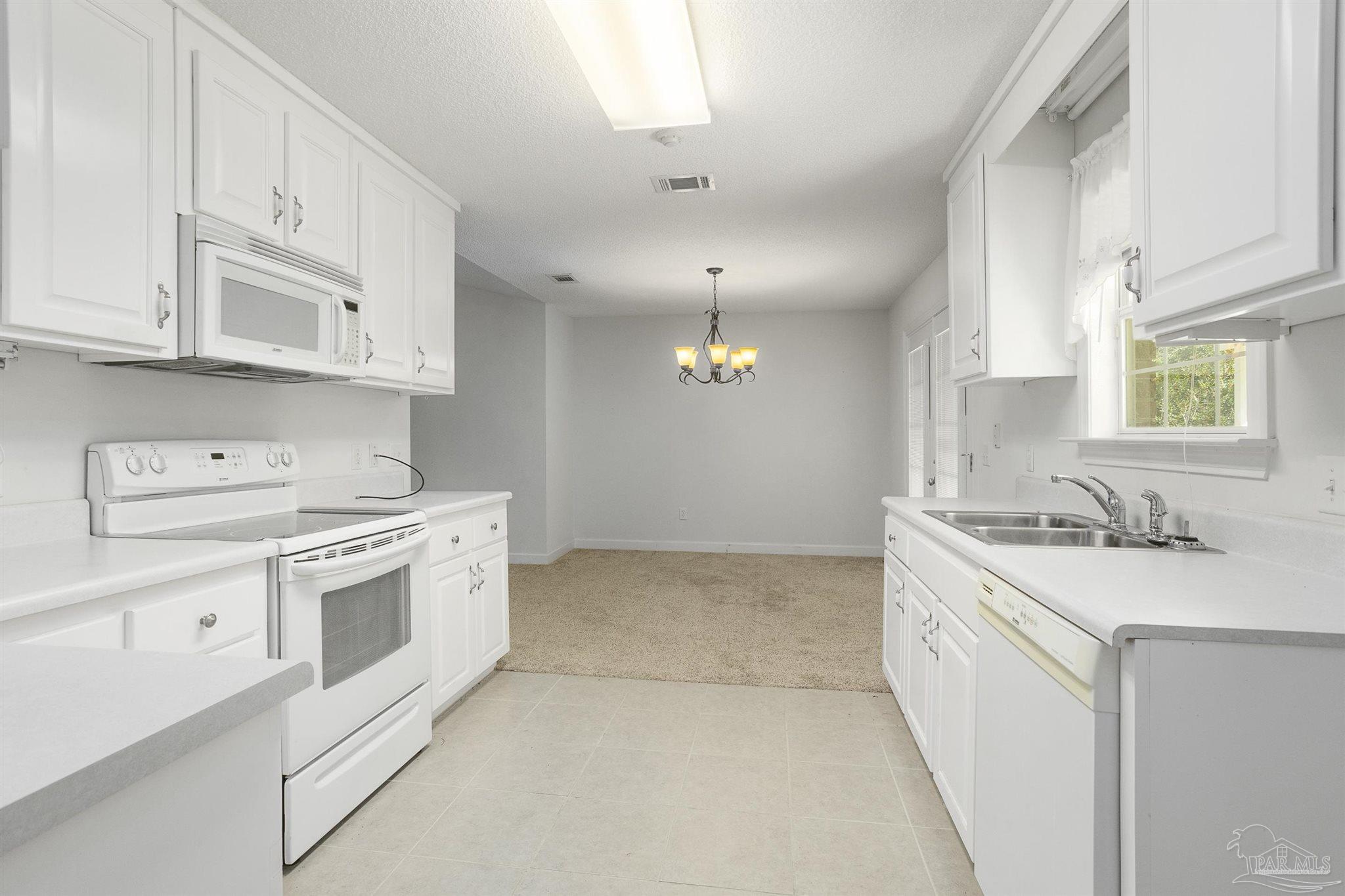 1446 Wishbone Road Cantonment, FL 32533 - Photo 14 of 47