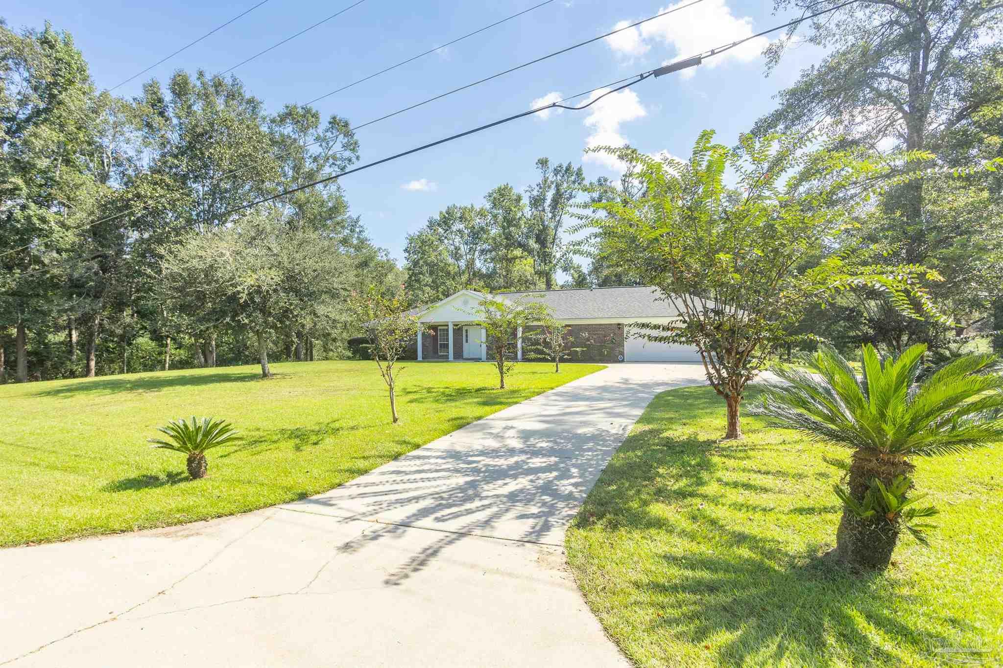 1446 Wishbone Road Cantonment, FL 32533 - Photo 3 of 47