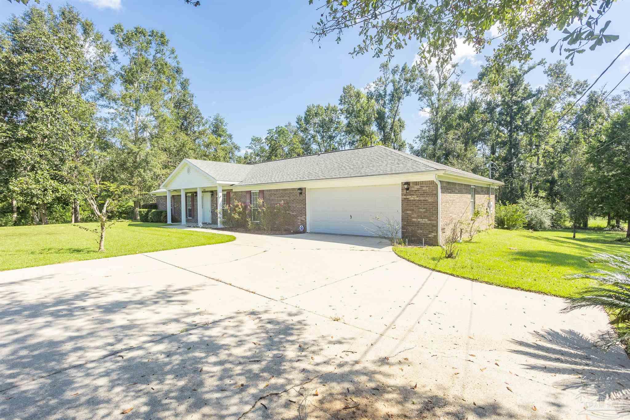 1446 Wishbone Road Cantonment, FL 32533 - Photo 5 of 47