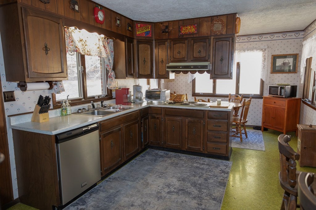 503 Birmingham Road Cedar Bluff, VA 24609 - Photo 8 of 43 Gallery Image 8