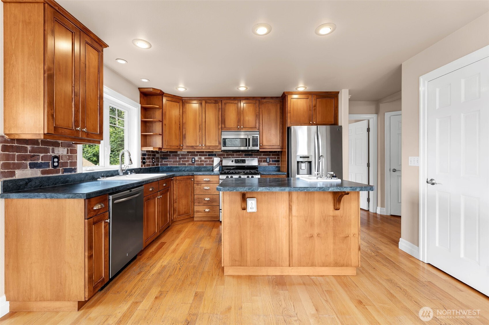 166 Riverscape Road Kalama, WA 98625 - Photo 3 of 40 Gallery Image 3