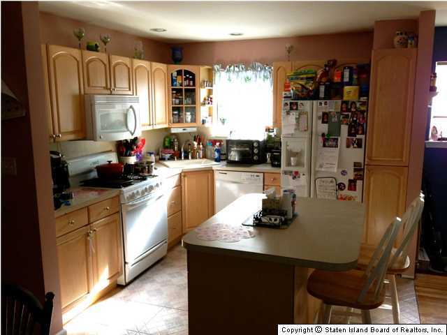 38 Middle Loop Road Staten Island, NY 10308 - Photo 11 of 19 Additional Photo