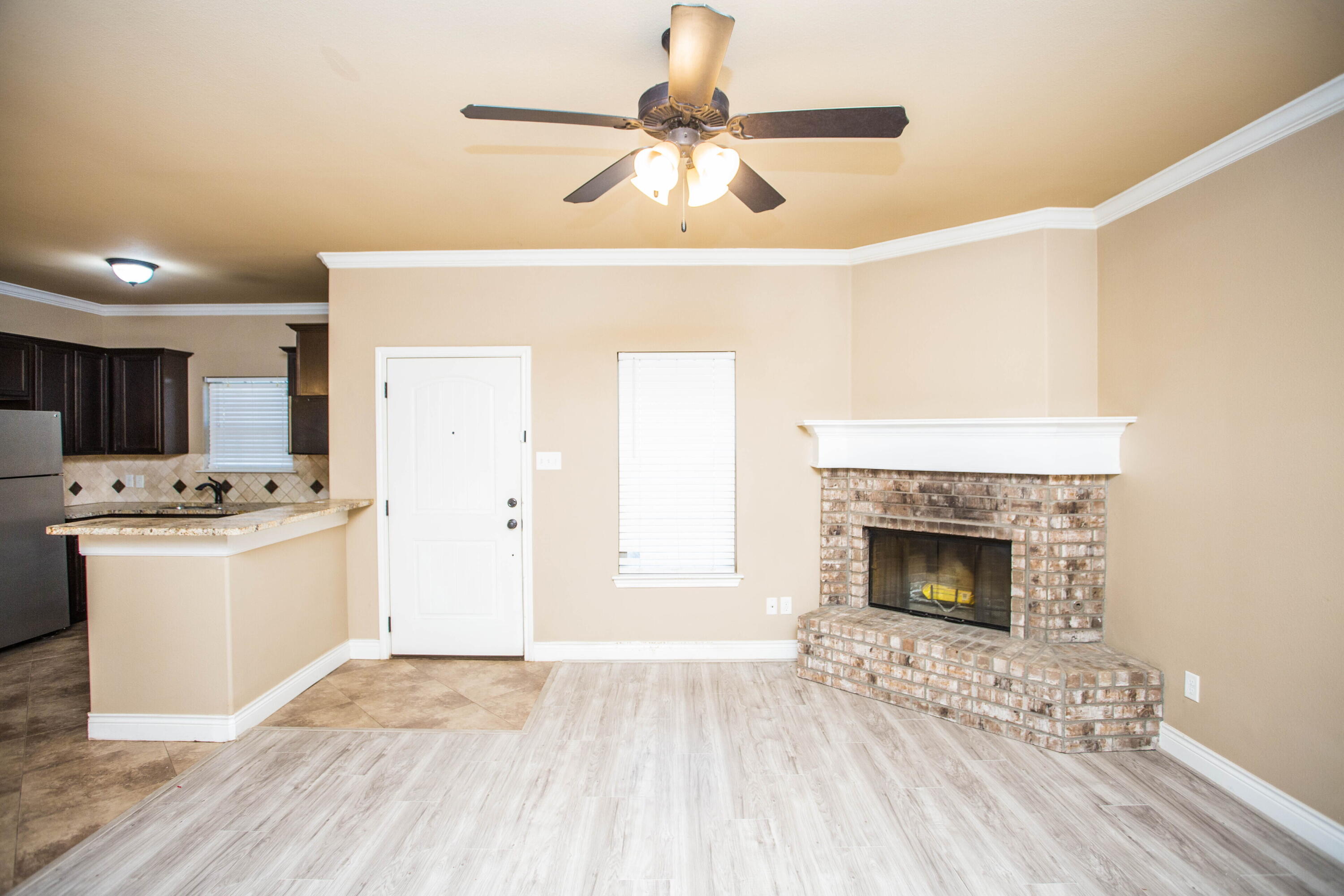 4423 106th Street, Unit A Lubbock, TX 79424 - Photo 3 of 43 5V2A1142