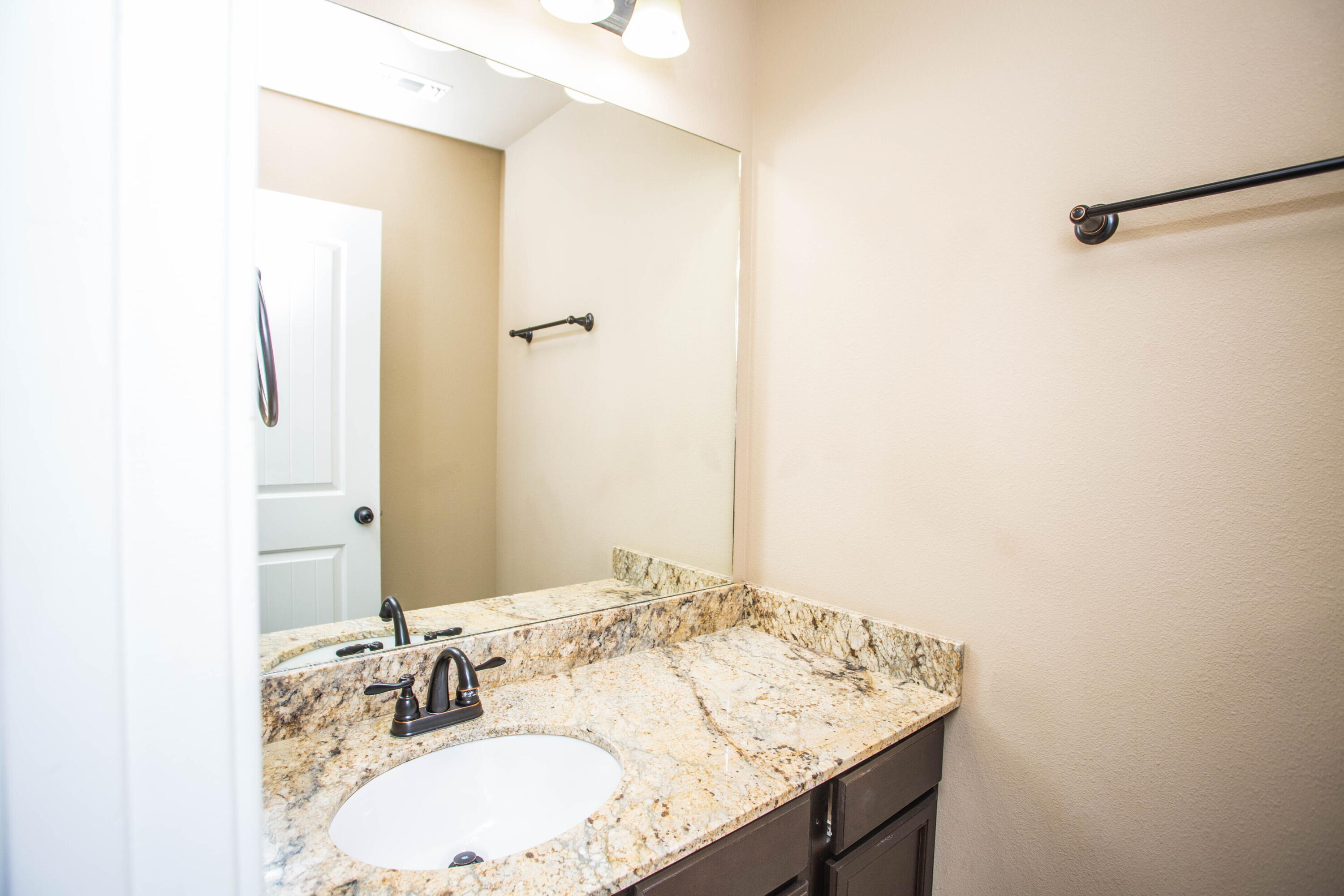 4423 106th Street, Unit A Lubbock, TX 79424 - Photo 32 of 43 5V2A1154
