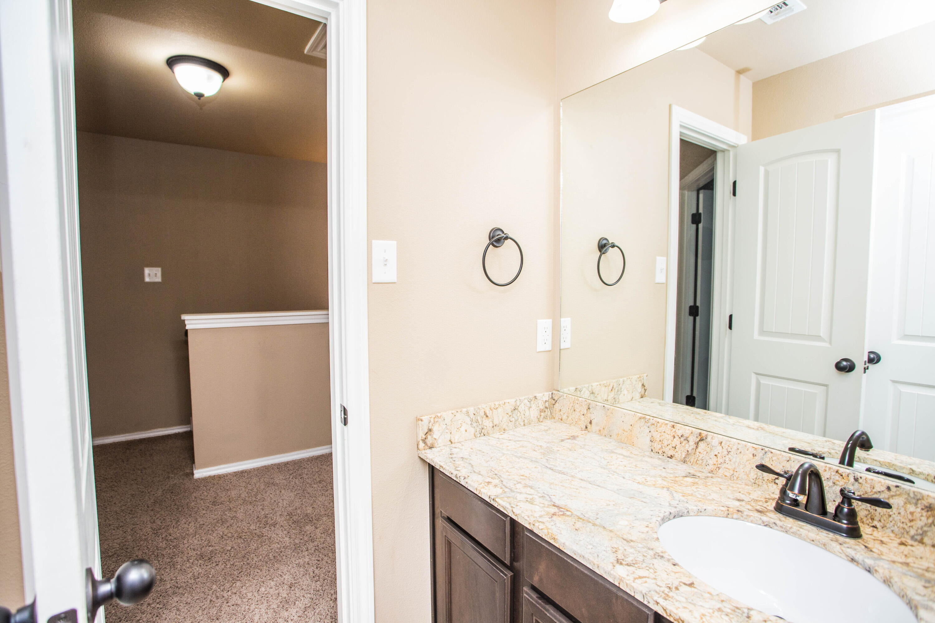 4423 106th Street, Unit A Lubbock, TX 79424 - Photo 39 of 43 5V2A1150