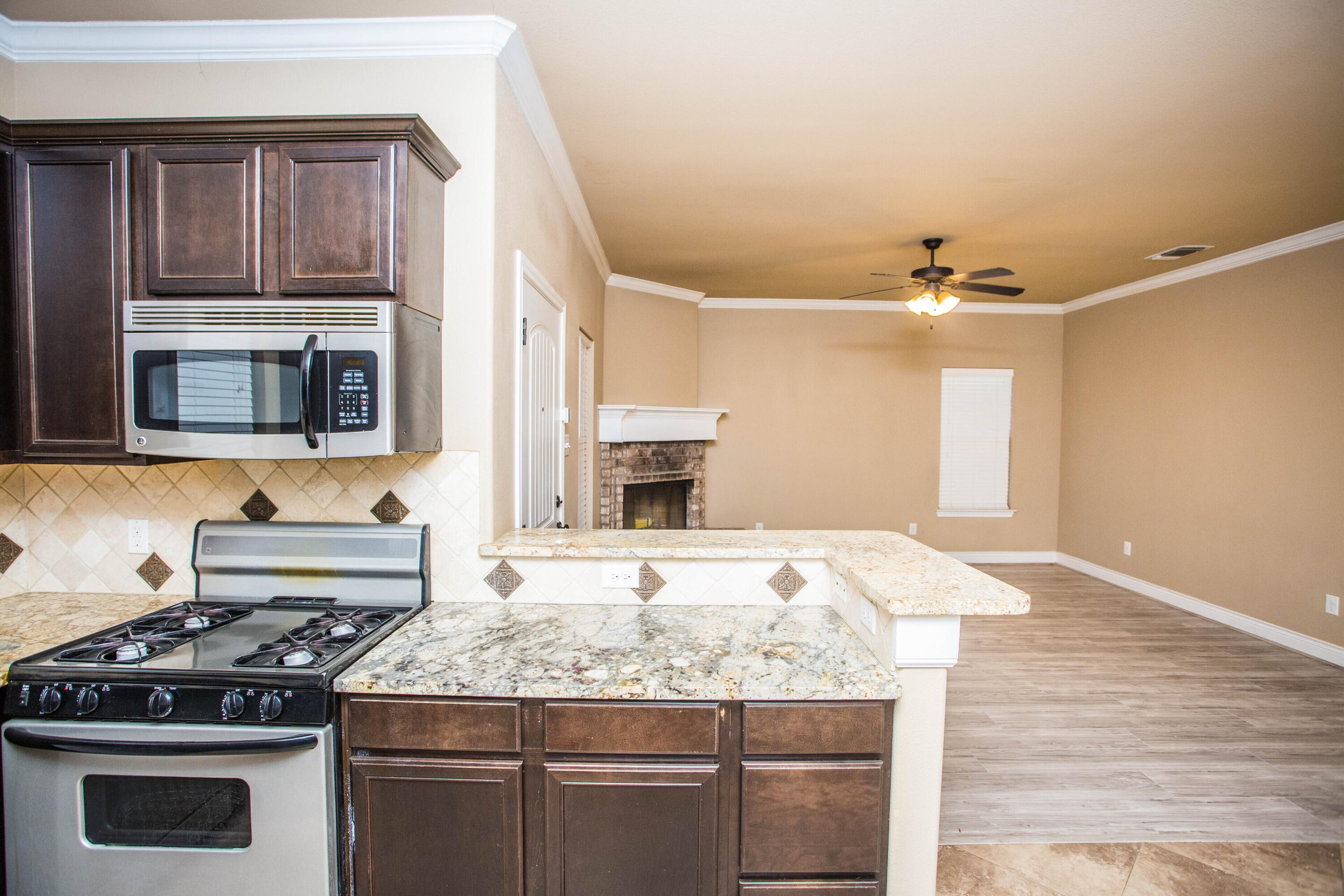 4423 106th Street, Unit A Lubbock, TX 79424 - Photo 8 of 43 5V2A1135