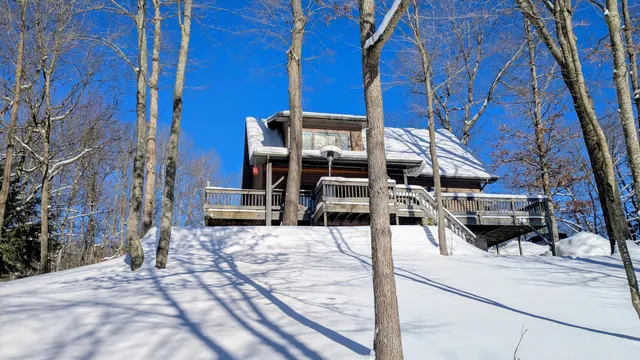 $599,900 | 1051 West White Road, Free Soil, MI 49411