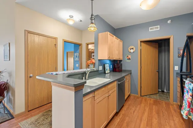 $200,000 | 121 Metro Terrace, Unit 306, Madison, WI 53718