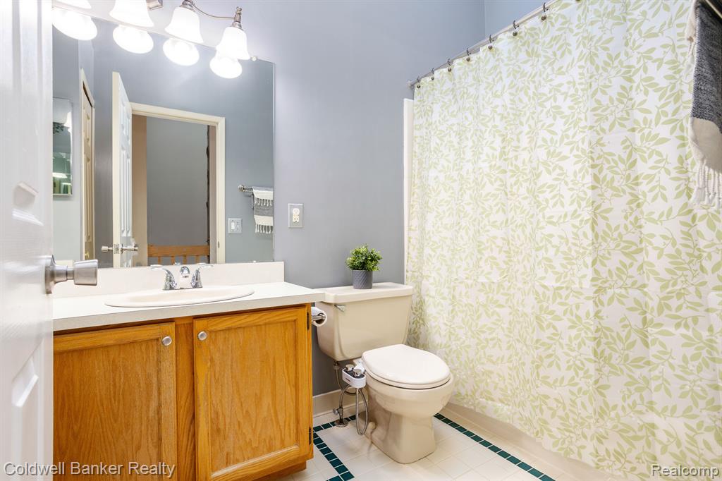 22353 Peach Tree Novi, MI 48375 - Photo 24 of 35