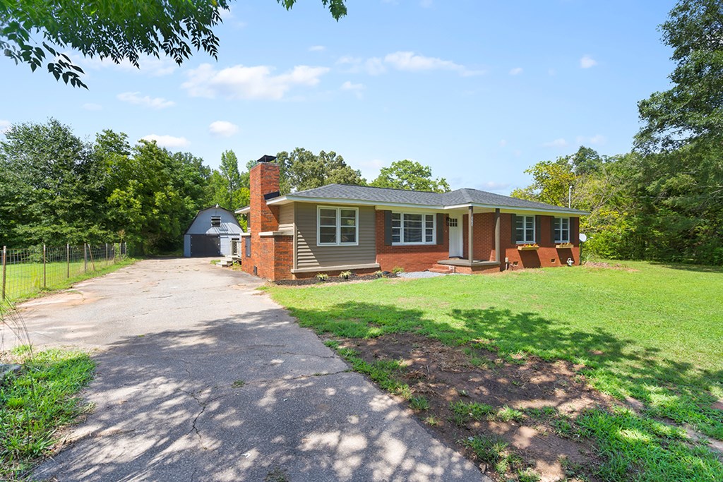 325 Mathews Heights Road Greenwood, SC 29646 - Photo 16 of 20 Gallery Image 16