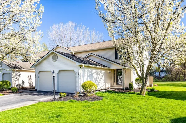 $219,900 | 143 Courtshire Lane, Penfield, NY 14526