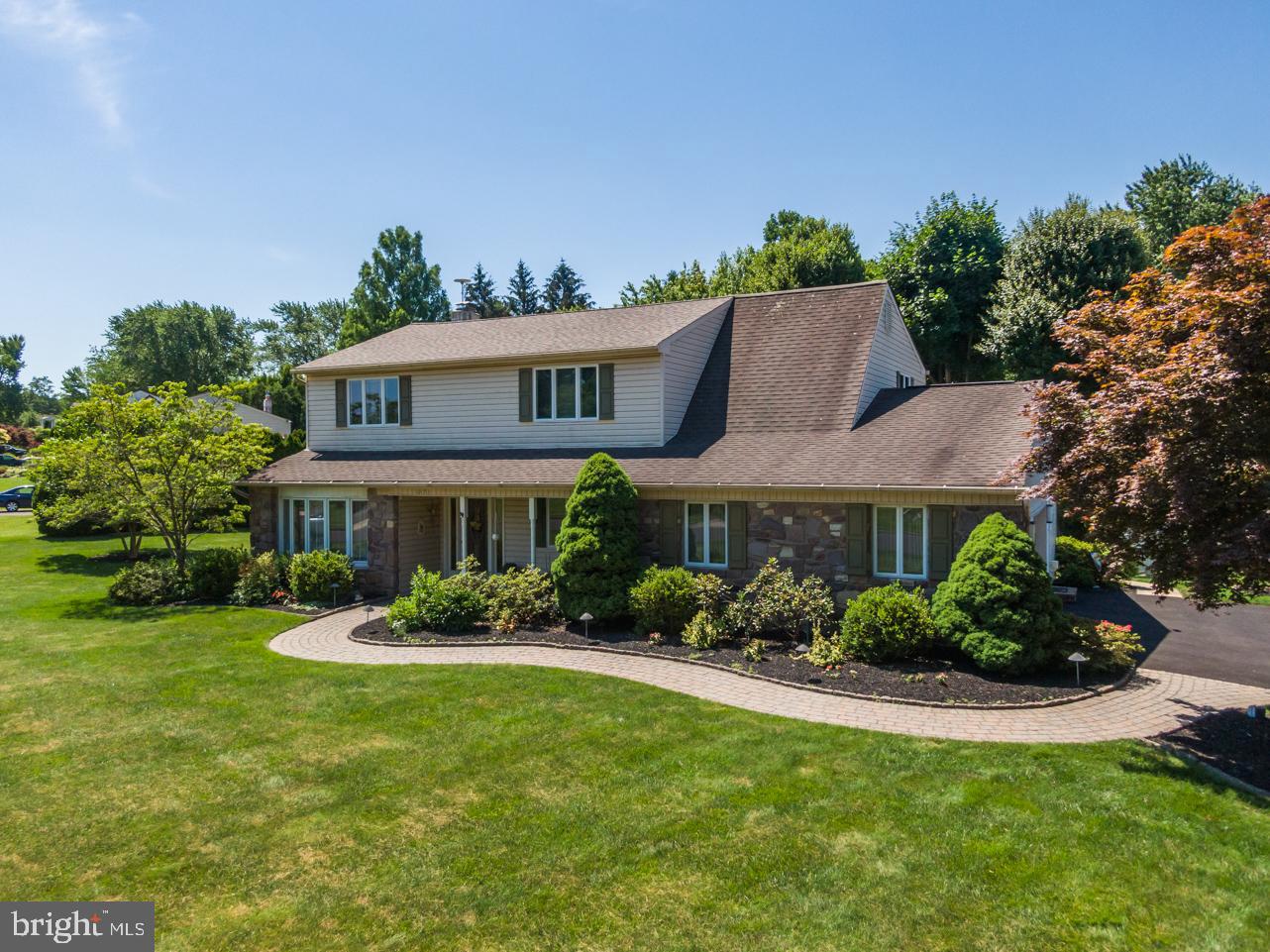 971 Lavera Road Warminster, PA 18974 - Photo 2 of 42 Stone Paver Walkway
