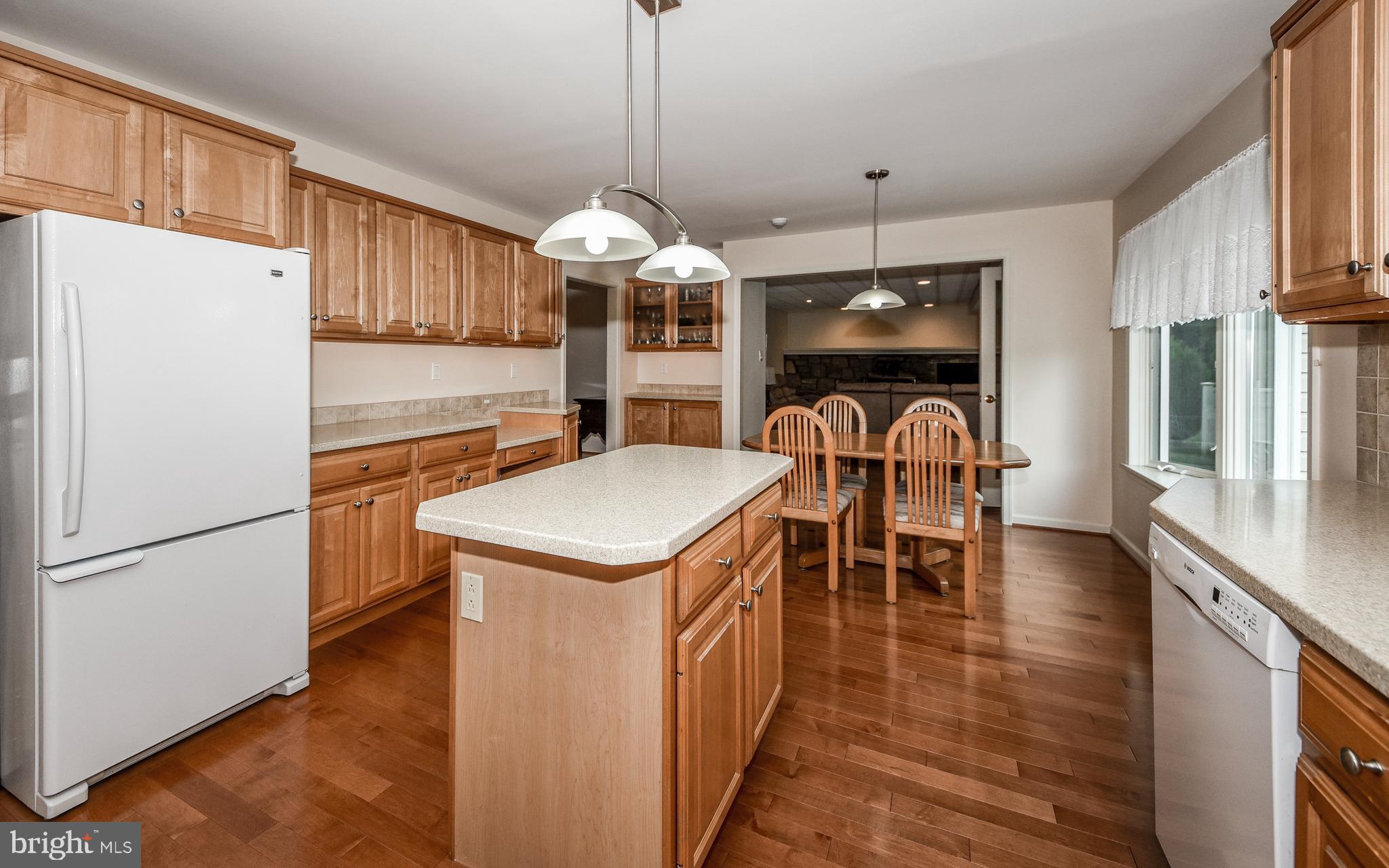 971 Lavera Road Warminster, PA 18974 - Photo 22 of 42 Kitchen with New Hardware