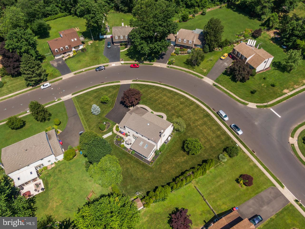 971 Lavera Road Warminster, PA 18974 - Photo 7 of 42 Gallery Image 7