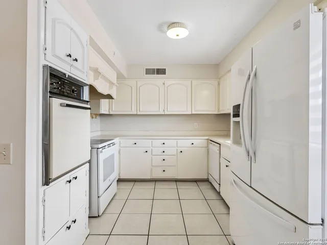 $169,000 | 7500 Callaghan, Unit 222, San Antonio, TX 78229