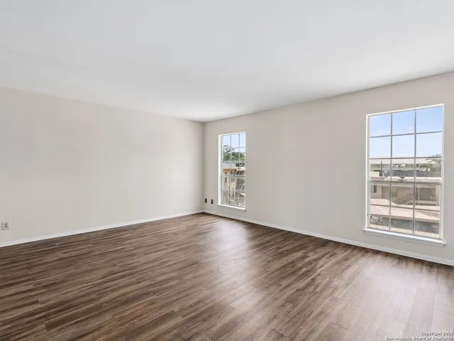 $169,000 | 7500 Callaghan, Unit 222, San Antonio, TX 78229