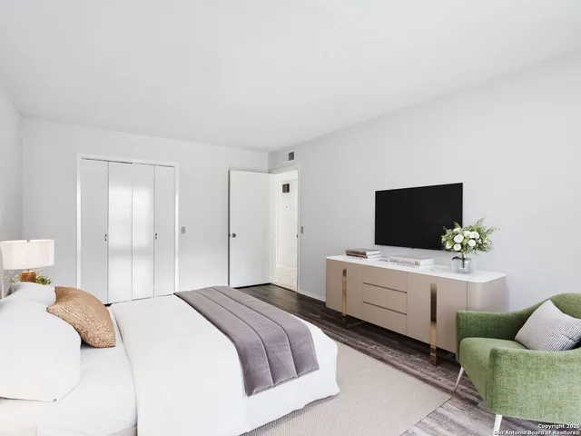 $169,000 | 7500 Callaghan, Unit 222, San Antonio, TX 78229