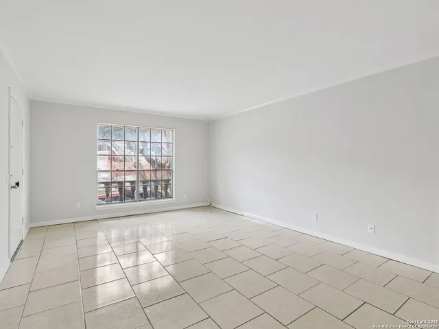 $169,000 | 7500 Callaghan, Unit 222, San Antonio, TX 78229