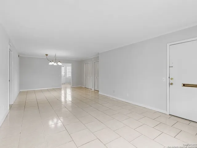 $169,000 | 7500 Callaghan, Unit 222, San Antonio, TX 78229