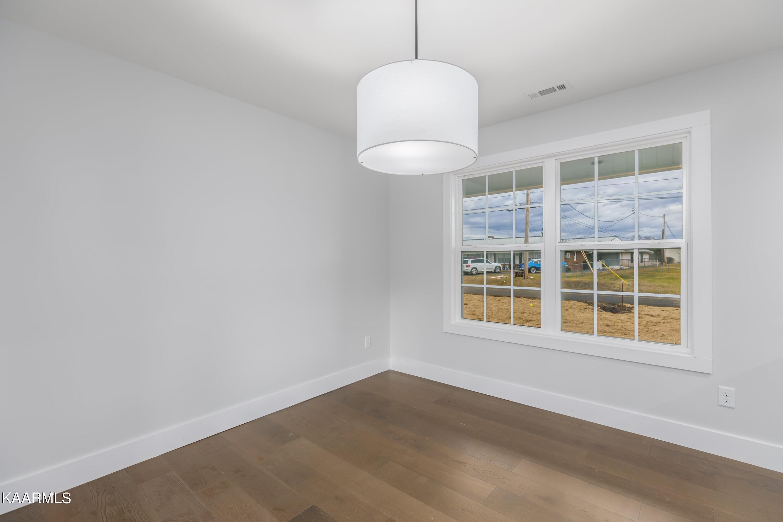 4568 Old Kentucky Road Morristown, TN 37814 - Photo 7 of 24 Interior-4.jpg-SMALL