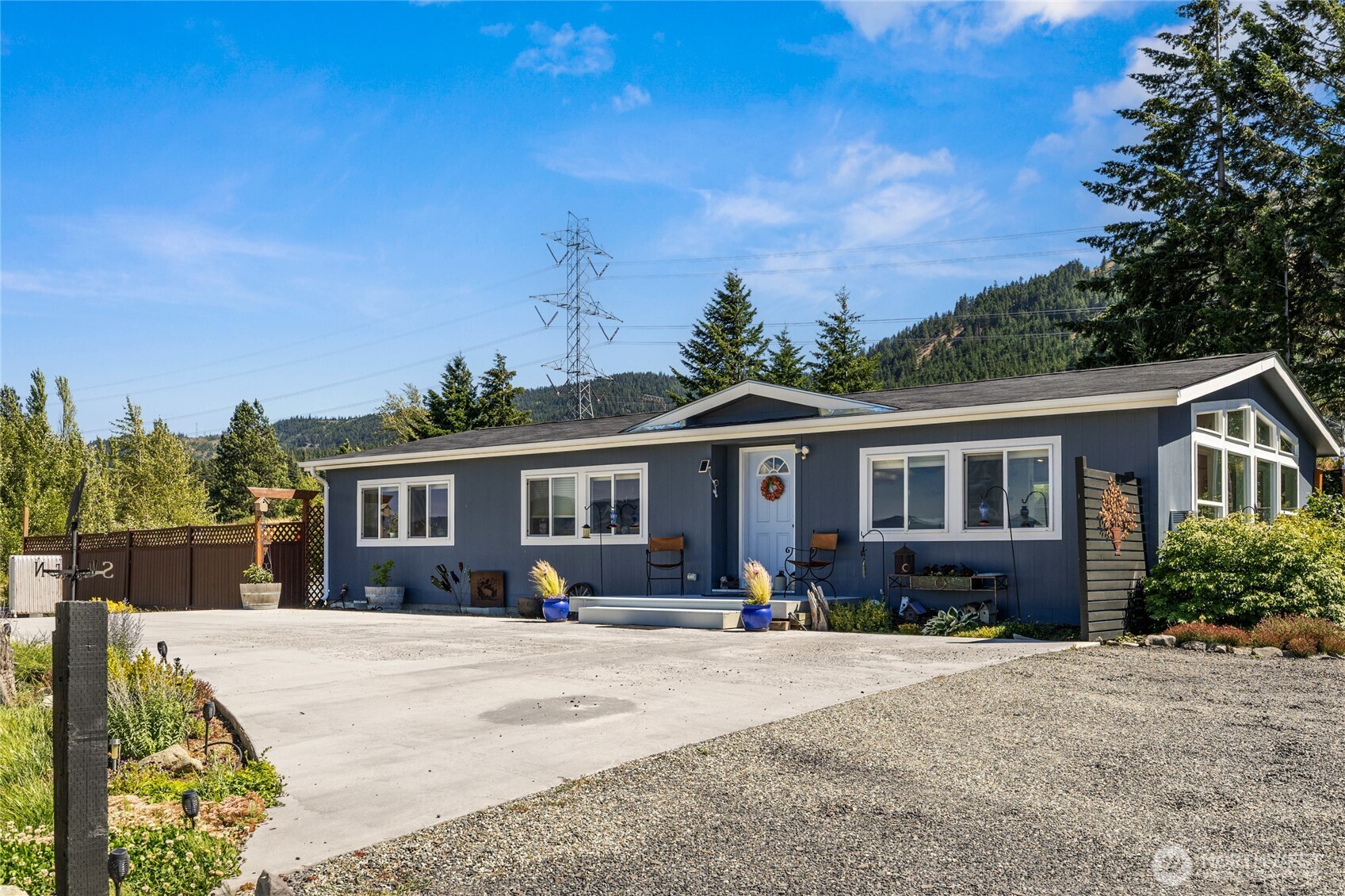 4200 Upper Peoh Point Road Cle Elum, WA 98922 - Photo 2 of 34